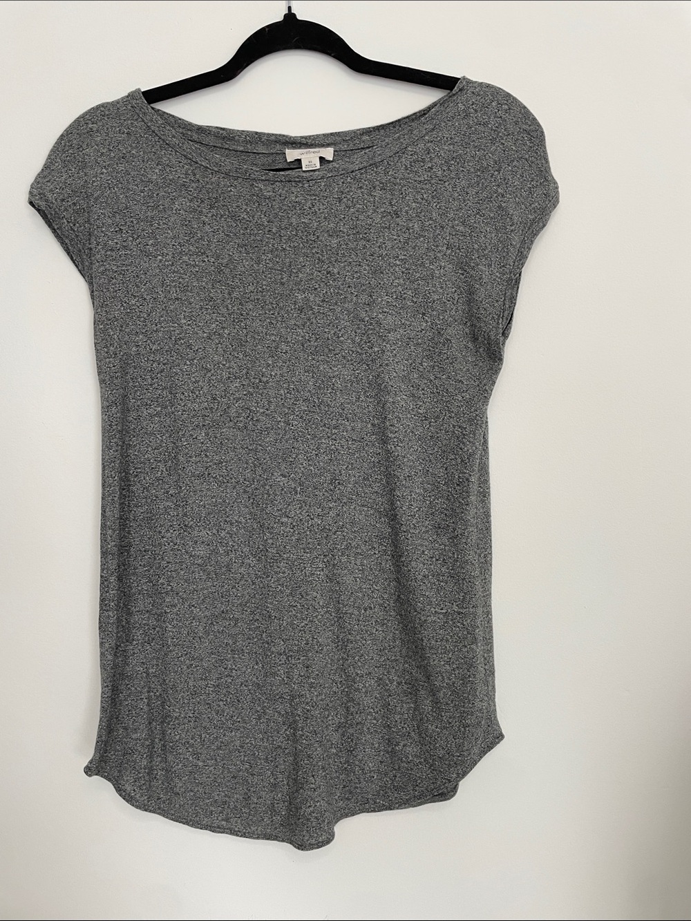 Wilfred Women's Gray Short Sleeve Tee — Casual Scoop Neck open slit at the back